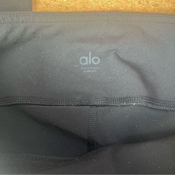 ALO YOGA Airbrush Black Reflective Legging - Picture 5 of 6